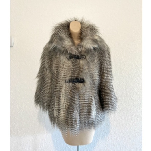 New Faux Fur Jacket GUESS  Coat Fur size L - Picture 3 of 9